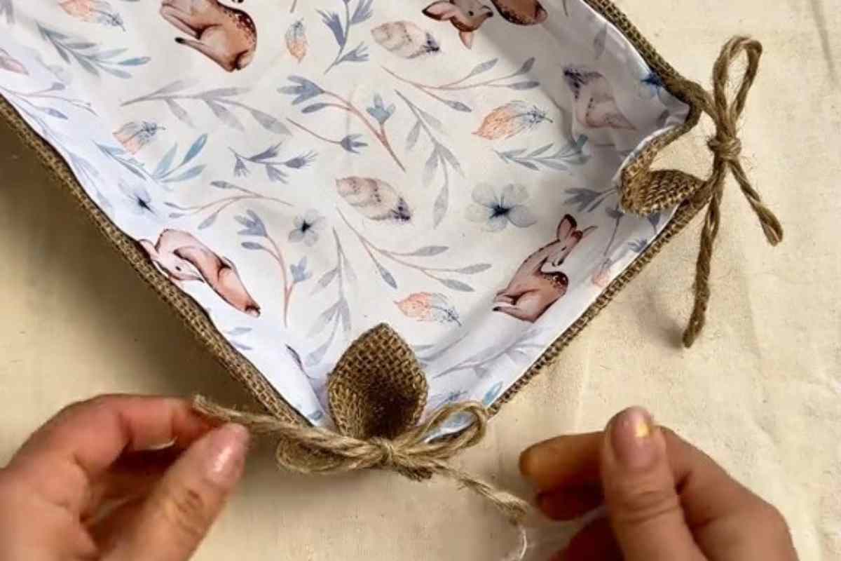 un porta vivande realizzato con un cartone