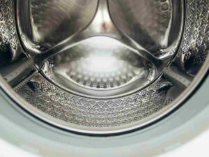 interno del cestello di una lavatrice